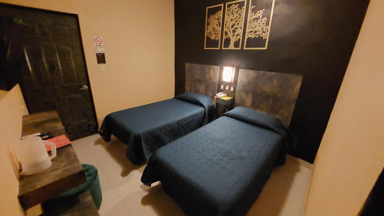 Hotel La Silla Монтерей Екстериор снимка