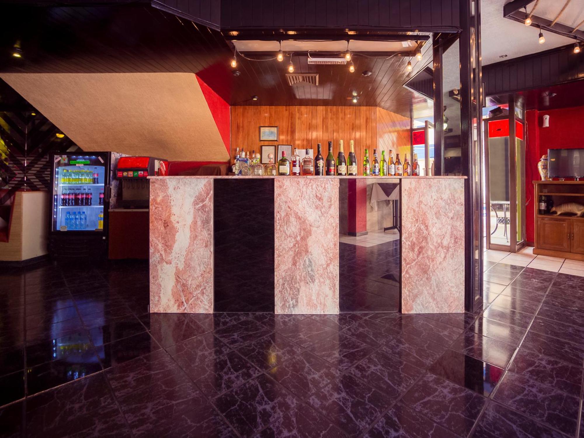 Hotel La Silla Монтерей Екстериор снимка