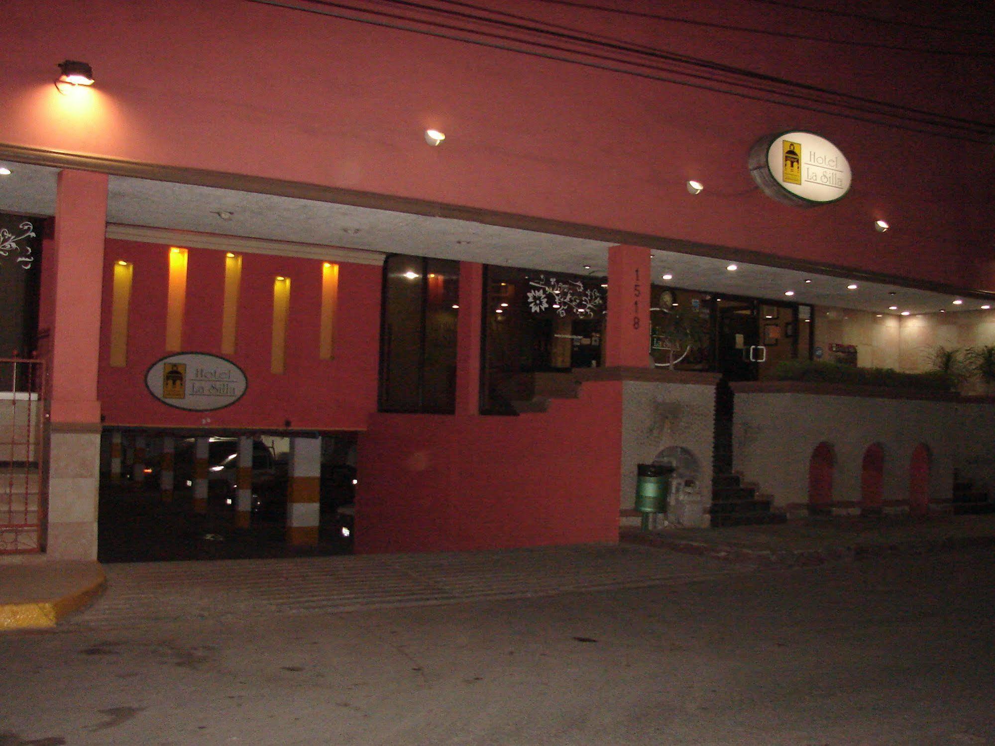 Hotel La Silla Монтерей Екстериор снимка